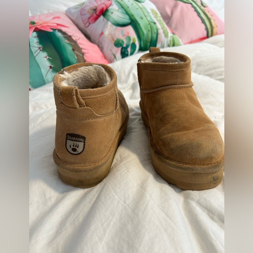 Platform Bearpaw sz 5 lined Tan Suede Ankle Boots, great tread, fit like 6-6.5 - Picture 7 of 7